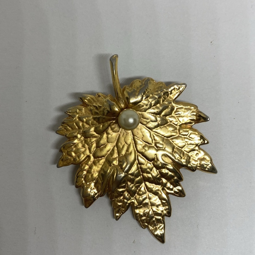 Vintage Napier Leaf Brooch - Picture 7 of 8